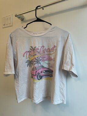 Vintage White Graphic Tee with Pink Car - West Coast Santa Cruz Style